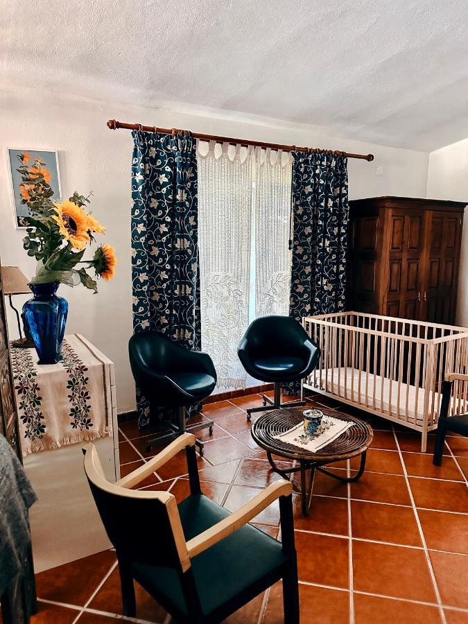 신트라 Casa Girassol With A Beautiful Private Pool And Garden 빌라 외부 사진